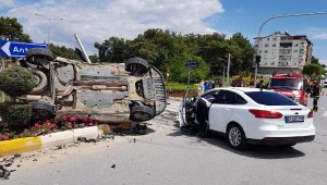 Manavgat'ta kaza: 3 yaralı