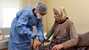 Muratpaşa'dan 426 kişiye evde bakım hizmeti