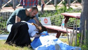 Sokağa çıkma izninde hayatını kaybeden babasını son kez öptü