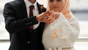 Validen özel izinle evlendiler