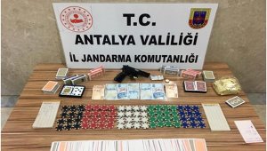 Yasağa rağmen, kumar oynayan 17 kişiye 74 bin TL ceza