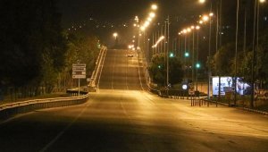 Yasağın başlamasıyla Antalyalılar evlerine çekildi