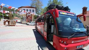 Yerel sanatçılar moral verdi