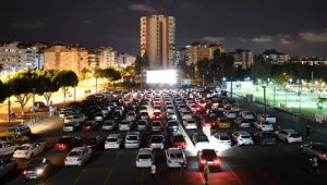 13 bin 500 vatandaş 'Arabada Sinema' izledi