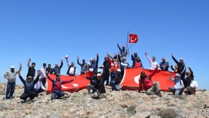 3 bin rakımlı zirveye yürüyüş