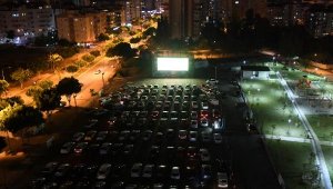 'Babam ve Oğlum' filmi ile çocuklar babalarına duygulu anlar yaşattı