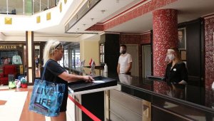 Alanyalı turizmciden koronavirüsle mücadele edenlere tatil jesti