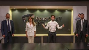 Antalya Havalimanı'ndaki 'insansız konser'i 500 bin kişi izledi