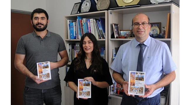 Antalya'nın QR kodlu ilk gezi kitabı