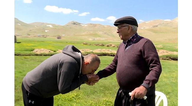 Bakan Çavuşoğlu'ndan, Babalar Günü paylaşımı