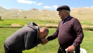 Bakan Çavuşoğlu'ndan, Babalar Günü paylaşımı