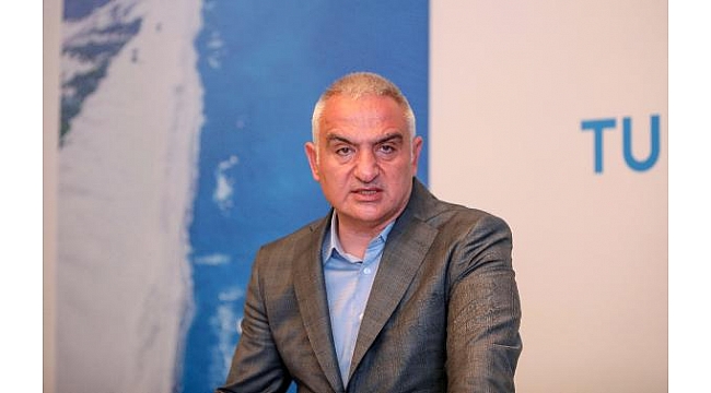 Bakan Ersoy: Birkaç hafta içinde trafiğin bütün ülkelerle açılacağını düşünüyorum