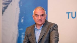 Bakan Ersoy: Birkaç hafta içinde trafiğin bütün ülkelerle açılacağını düşünüyorum