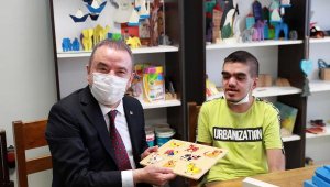 Başkan Böcek özel öğrencilerle buluştu