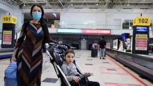 Beyin felçli 4 yaşındaki Murat, tedavi için Rusya'dan Türkiye'ye getirildi