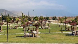 Büyükşehir Finike ve Kumluca'yı güzelleştiriyor