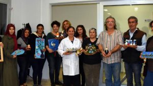 Deniz taşlarını sanata dönüştürdüler