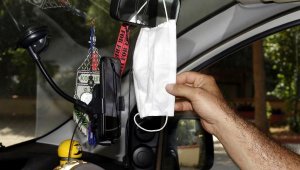 Dikiz aynasından nazar boncuğu gitti, maske geldi