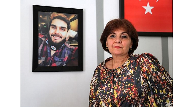 Dominik'te öldürülen kameramanın annesi, oğlunun telefonunu arıyor