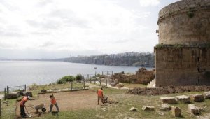 Hıdırlık Kulesi çevresinde arkeolojik kazı