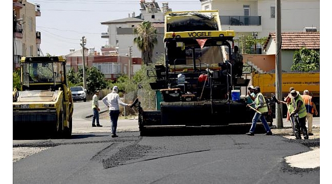 İki komşu mahalleye 8 bin 500 ton asfalt