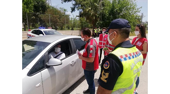 Jandarma ve Kızılay'dan uyarı ve broşür dağıtımı