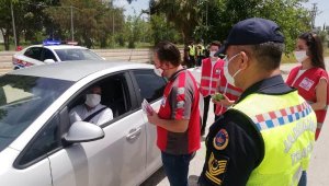 Jandarma ve Kızılay'dan uyarı ve broşür dağıtımı