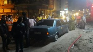 Kaçmaya çalışırken polis aracına çarpınca yakalandı