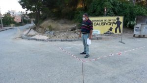 Kaldırım çalışmasına itiraz ederken, yolun yarısının arsadan geçtiğini öğrendi