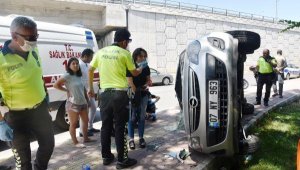 Kaza yapan kadın psikiyatristin cüzdanını çaldılar