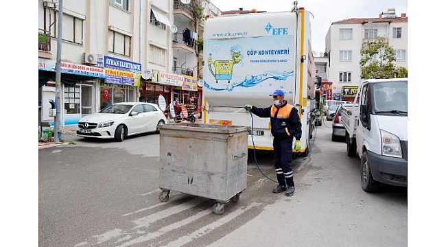 Korkuteli'de konteynerler dezenfekte edildi