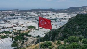 Likya kalesine dev bayrak