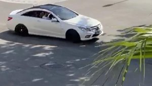 Lüks otomobille caddede defalarca drift yaptı