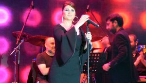 Normalleşme sürecinde hayranlarıyla buluşan Sibel Can: Sizleri çok özledim