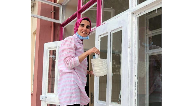 Öğretmenlerden çalıştıkları okula tadilat