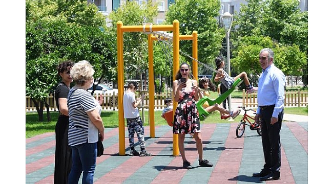 Parkları dolduran çocuklara sürpriz ziyaret