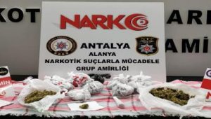 Parkta uyuşturucu alışverişine 2 tutuklama