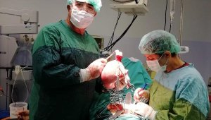 Rahminden 2,5 kiloluk 'ur' çıkarıldı