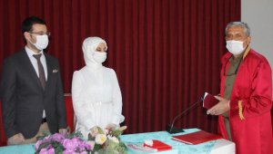 Serik'te koronavirüs önlemli nikah