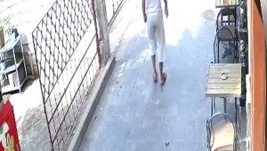 Tarihi binayı ateşe verdi, 'Yakmadan duramıyorum' dedi