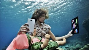 Teknoloji bağımlılığına su altında dikkat çekti