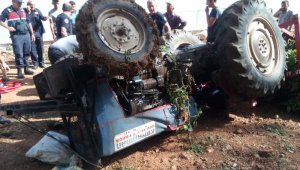 Traktör devrildi sürücü yaralandı