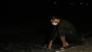 Yasağın kalkmasından dakikalar sonra denize girdiler