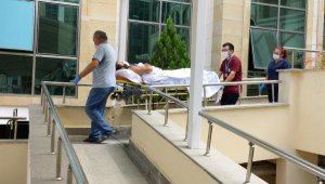 2 polisi yaralayan zanlı, sedye ile getirildiği adliyede tutuklandı