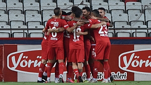 AKREP ‘DERBİ’DE GÜLDÜ