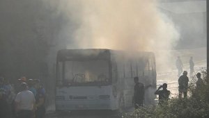 Alanya'da park halindeki otobüs yandı