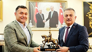 Antalya Valisi Yazıcı'dan turistlere 'sizi bekliyoruz' çağrısı