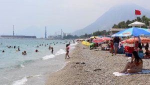 Antalya'da deniz suyu, havadan sıcak
