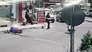 Antalya'da polis, kendisini ve meslektaşını yaralayan şüpheliyi bacağından vurdu - Yeniden