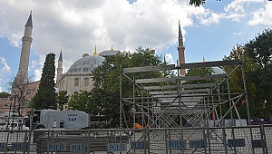 Ayasofya'da ilk Cuma namazı için hazırlıklar sürüyor